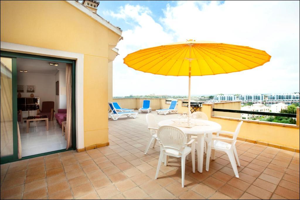Apartamentos Lomas De Campoamor Ruang foto