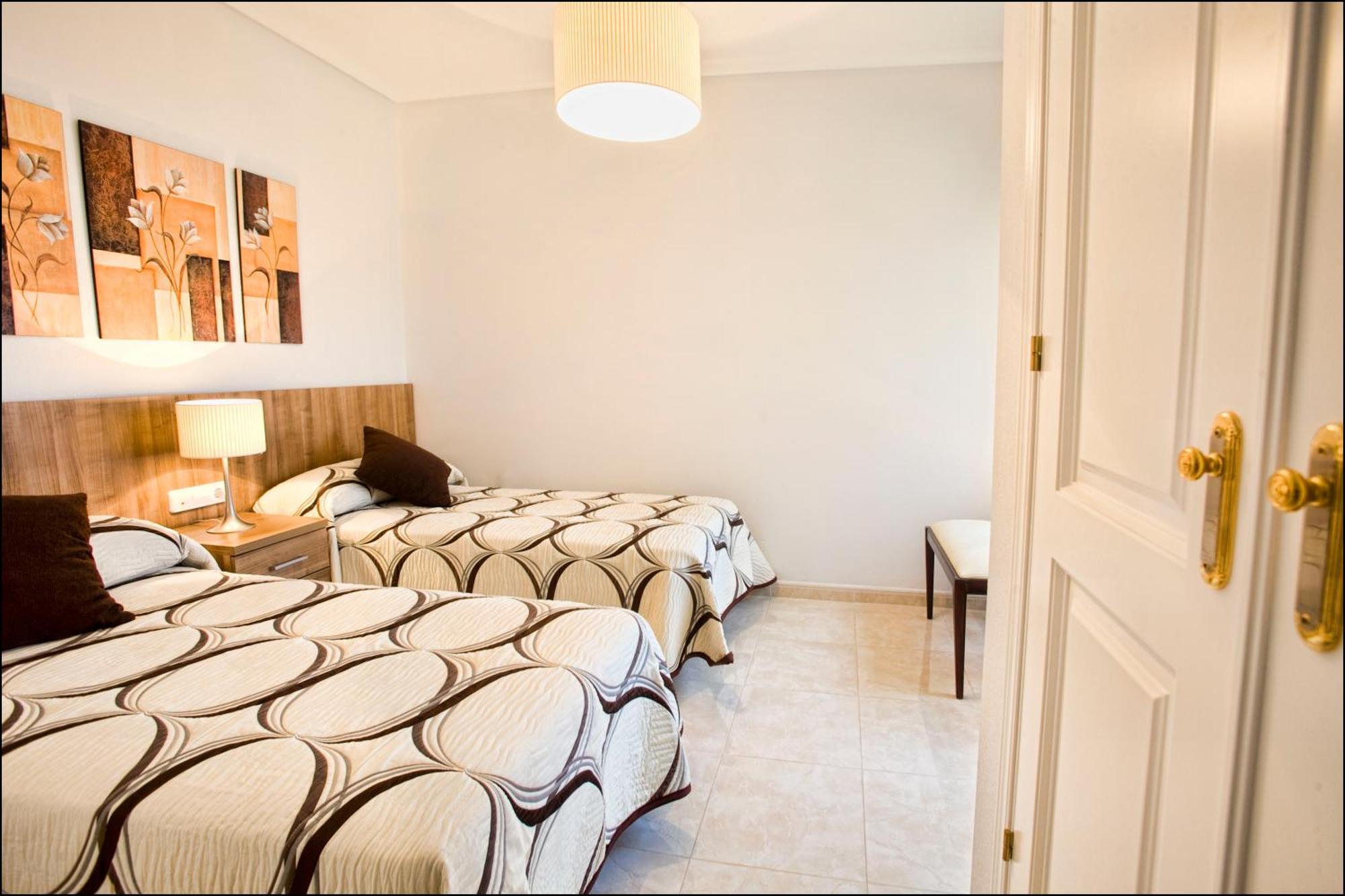 Apartamentos Lomas De Campoamor Bagian luar foto