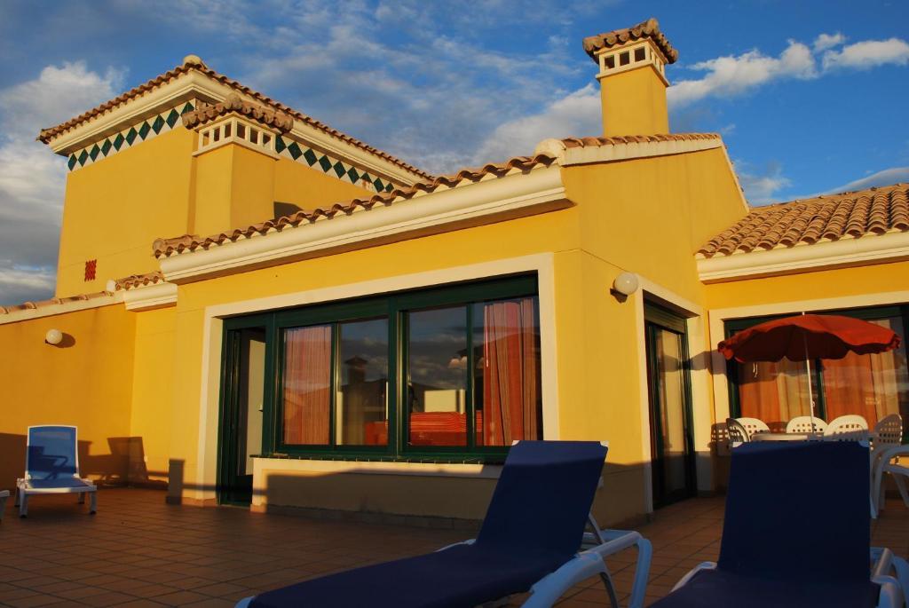 Apartamentos Lomas De Campoamor Bagian luar foto